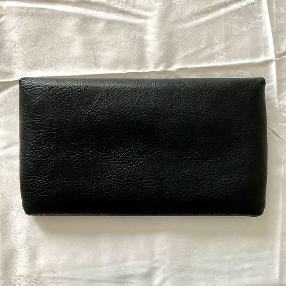 Matt and Nat Black Vegan Leather Clutch Bag - Picture 2 of 16